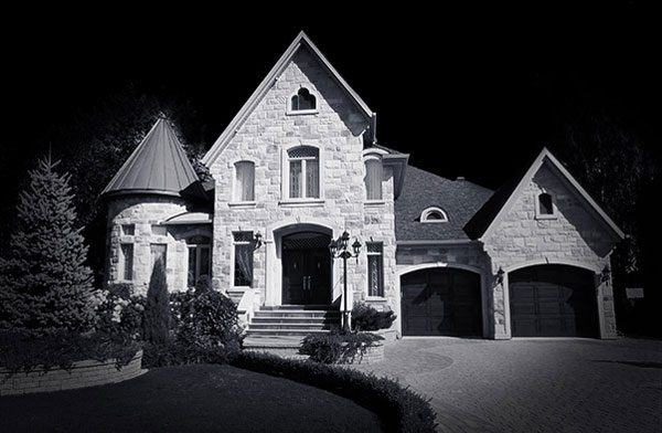 crno bela slika kuće